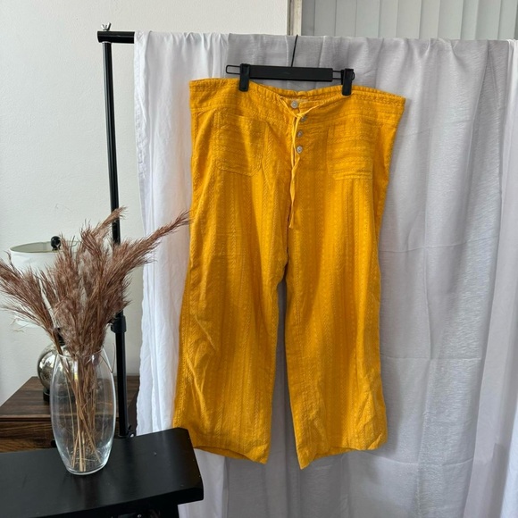 Sundance ✨🌞🌅🌼 mustard yellow wife leg flowy ladies trousers - size largeSOLD - Picture 2 of 8